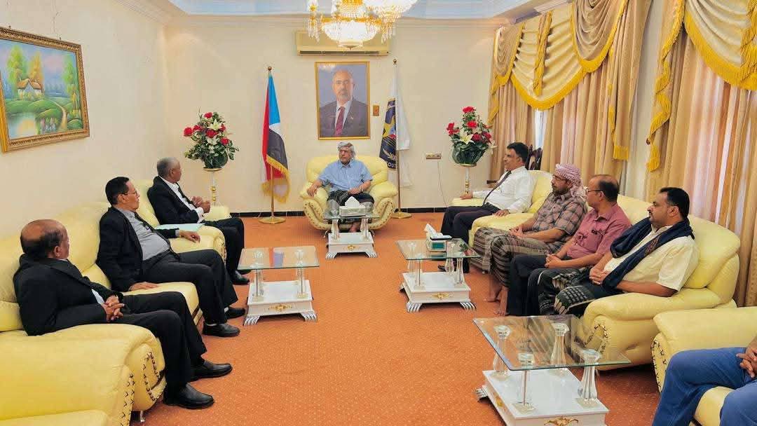 رئيس الجمعية ية يلتقي قيادة فرع نادي القضاة الجنوبي بوادي حضرموت 