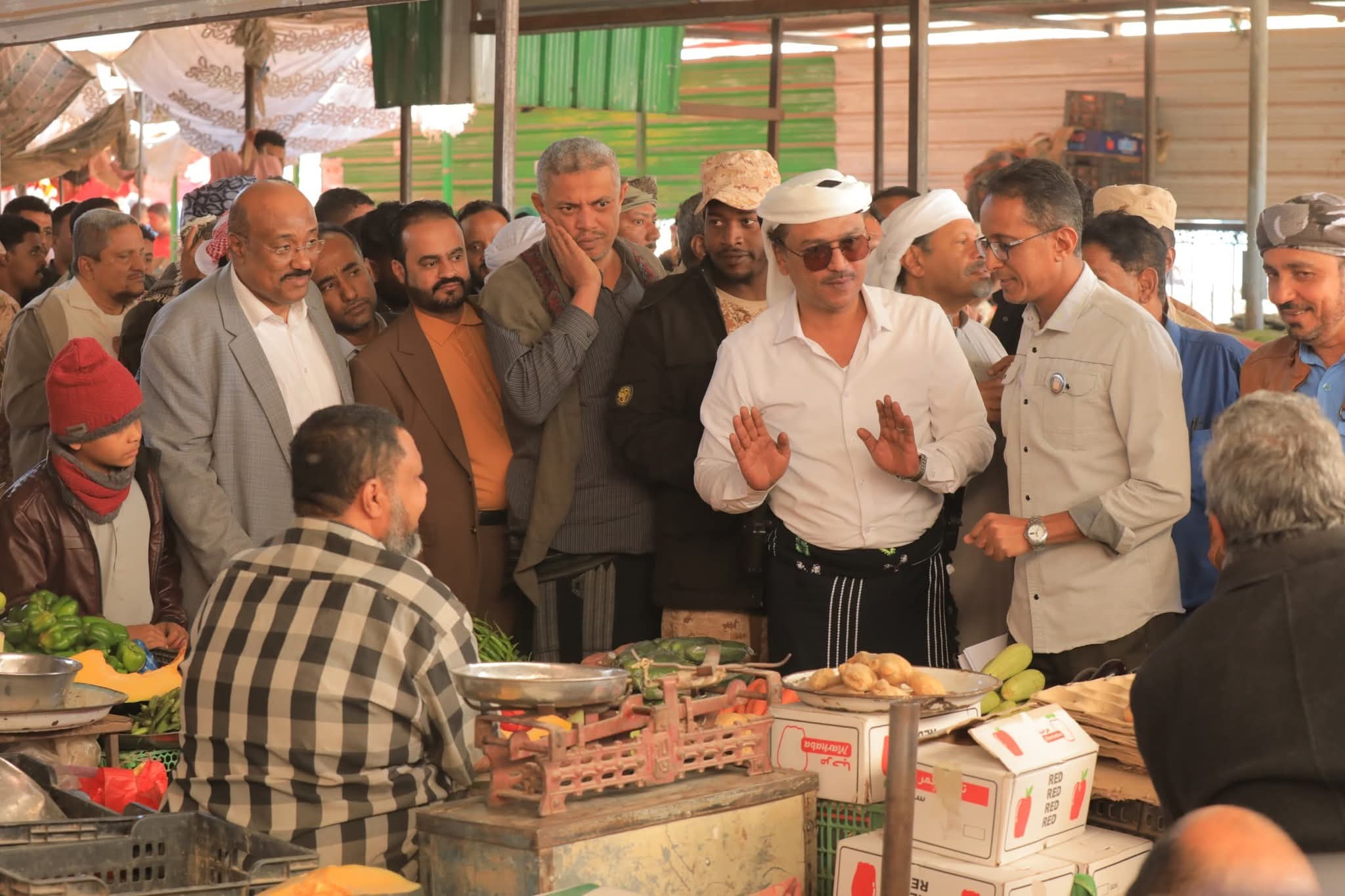 انطلاق حملة رقابية وأمنية واسعة في أسواق سيئون لضبط الأسعار وإزالة العشوائيات 