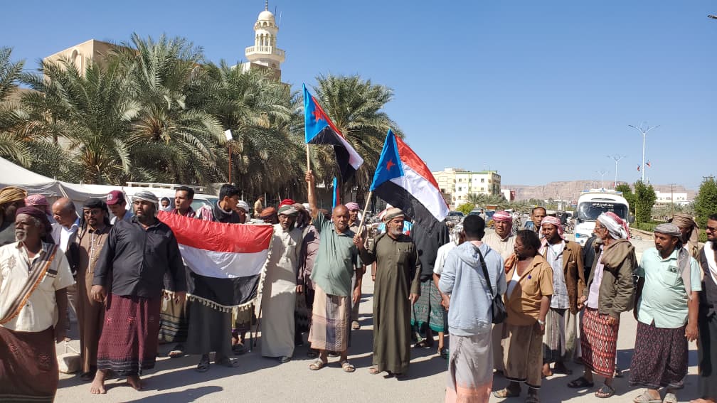 اليوم الثامن عشر لمخيم الاعتصام بسيئون: توافد شعبي وقبلي ورسائل سياسية ثابتة تؤكد خيار استعادة الدولة 