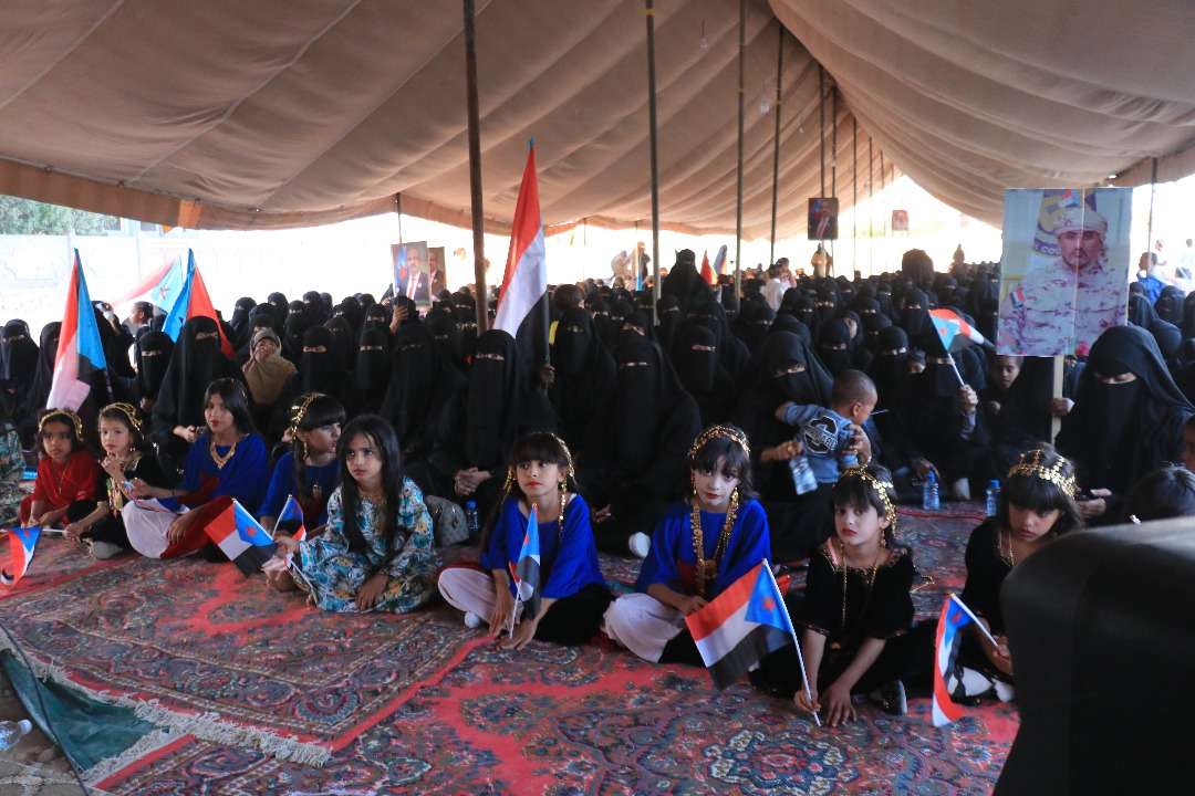 فعالية نسوية حاشدة في ساحة الاعتصام بالمهرة للمطالبة بإعلان دولة الجنوب العربي 