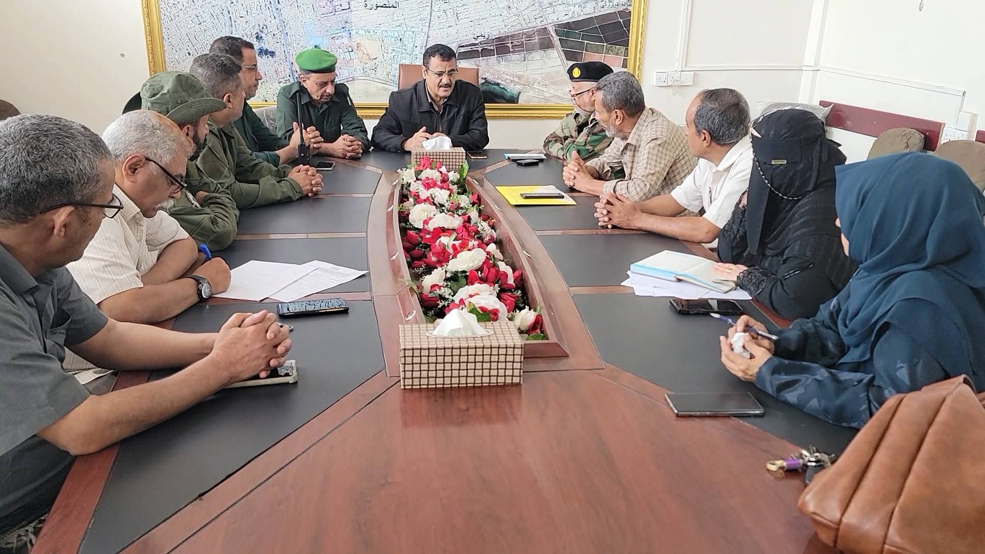 اللجنة الأمنية بالمنصورة تشدد على رفع الجاهزية والتعامل الحازم مع أي محاولات لزعزعة السكينة 